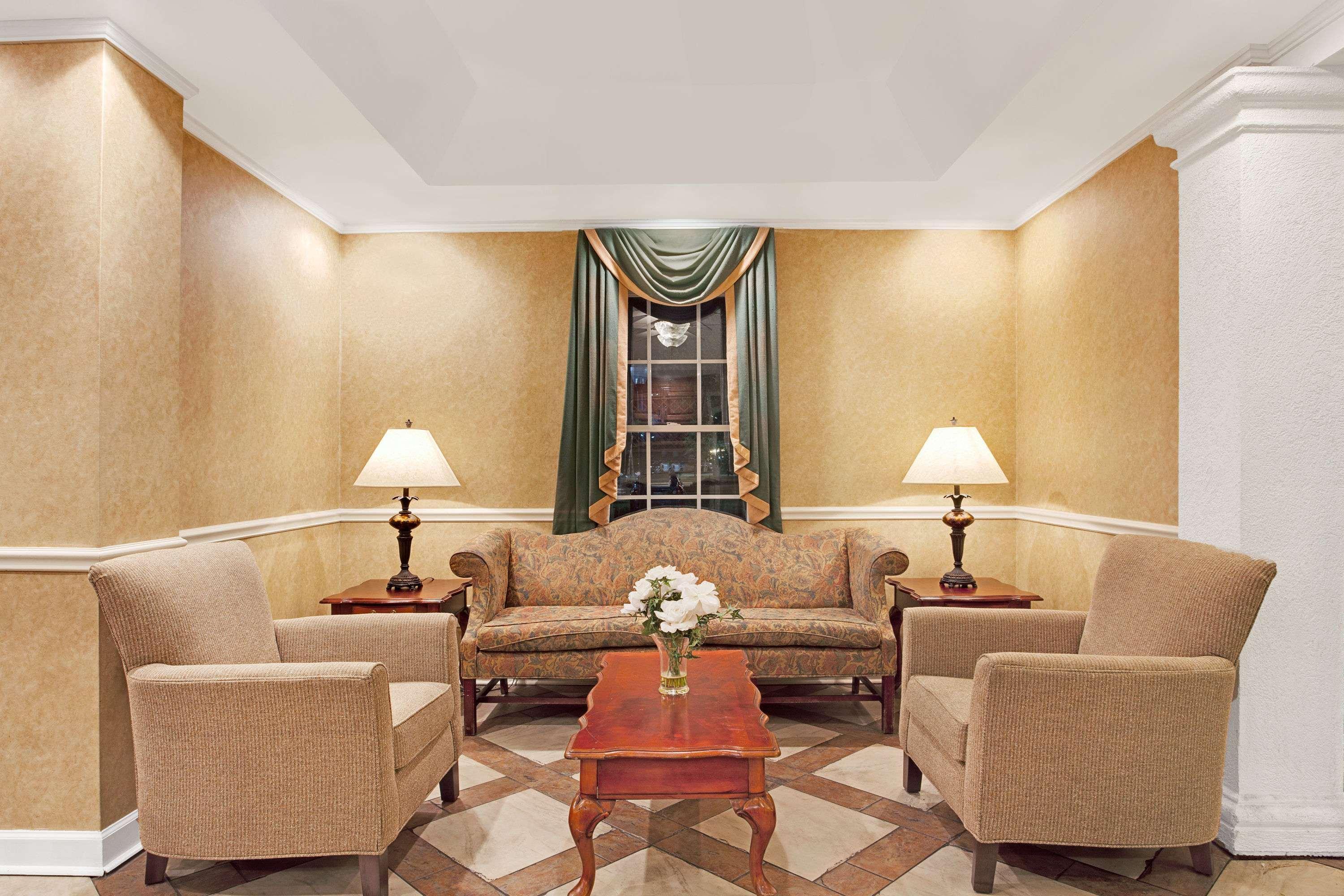 Baymont By Wyndham Pearl Hotel Ngoại thất bức ảnh