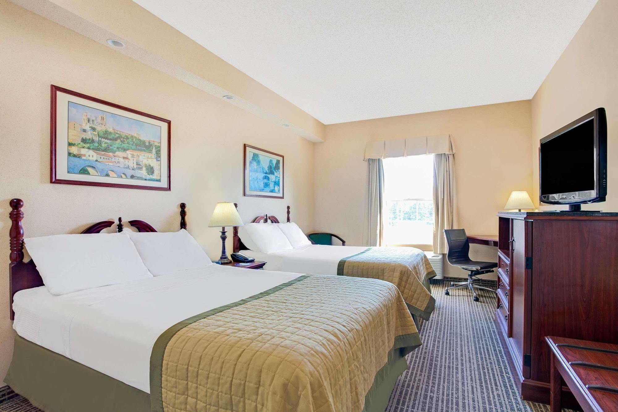 Baymont By Wyndham Pearl Hotel Ngoại thất bức ảnh